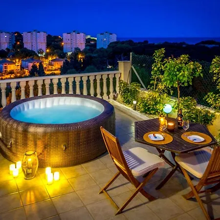 Cb Living- Spacious Sea View Duplex With Private Jacuzzi