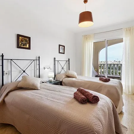 Cb Living- Spacious Sea View Duplex With Private Jacuzzi Apartment